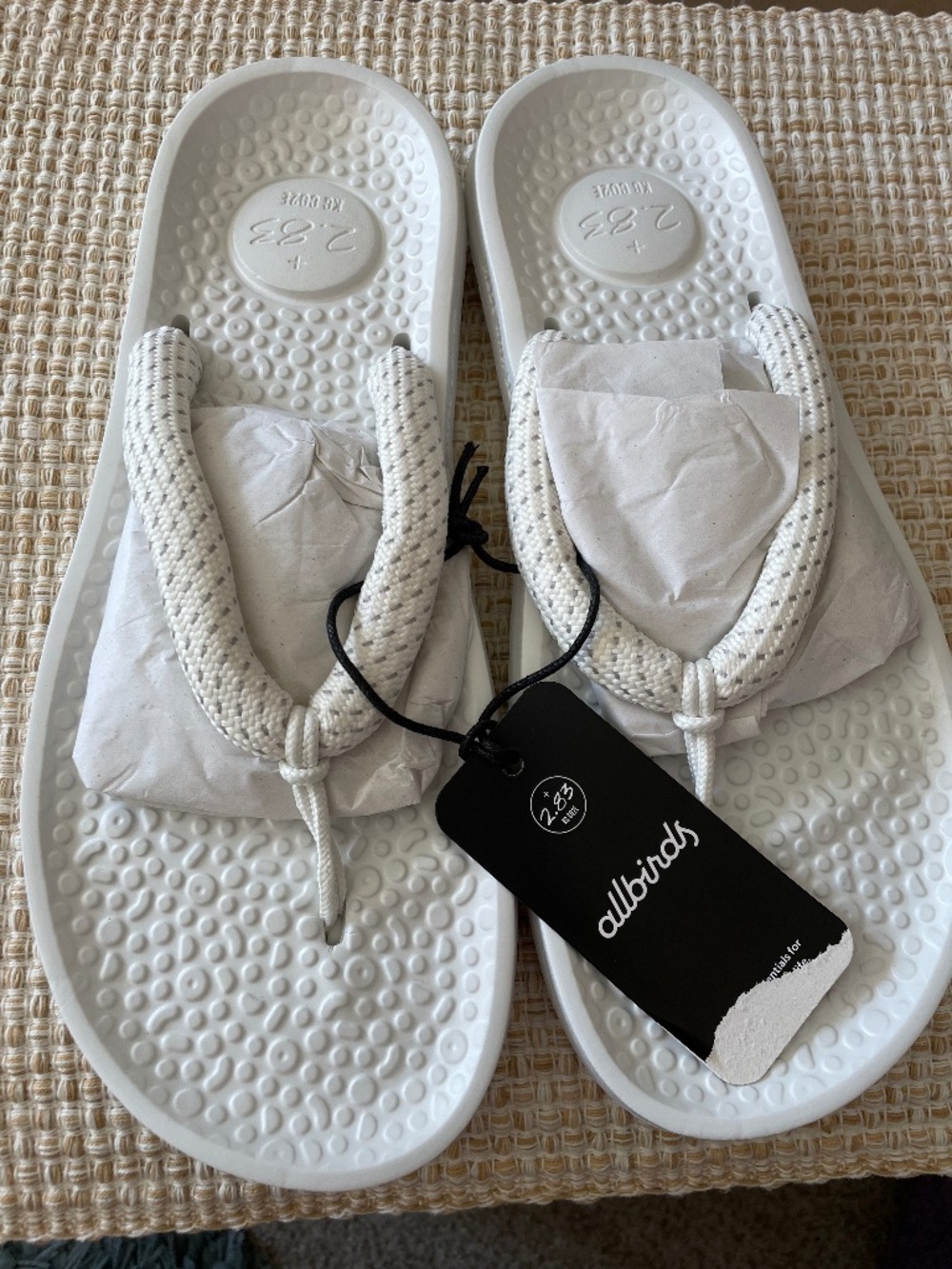 Allbirds Sugar Zepher flip flops unisex M9/W11 White Brand new!